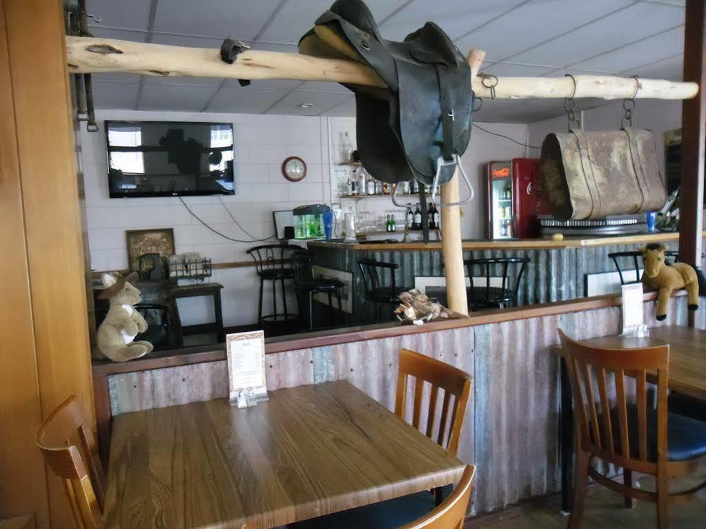 Banjo Paterson Motor Inn Townsville Exterior foto