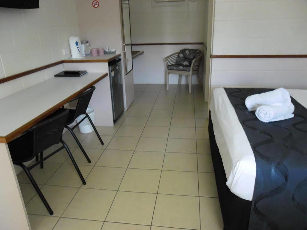 Banjo Paterson Motor Inn Townsville Exterior foto