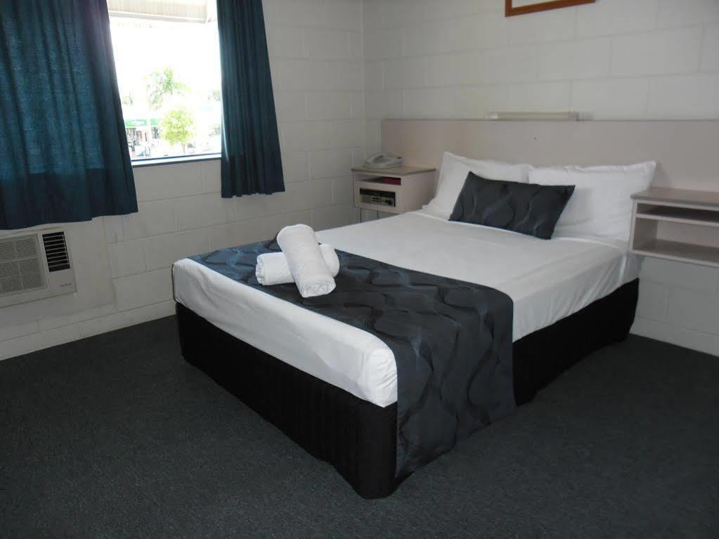 Banjo Paterson Motor Inn Townsville Exterior foto