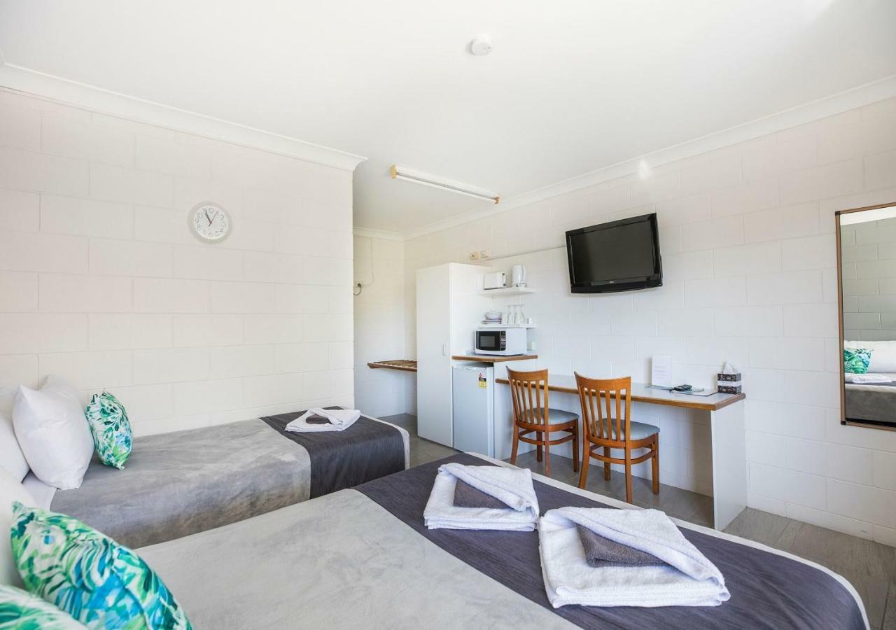 Banjo Paterson Motor Inn Townsville Exterior foto