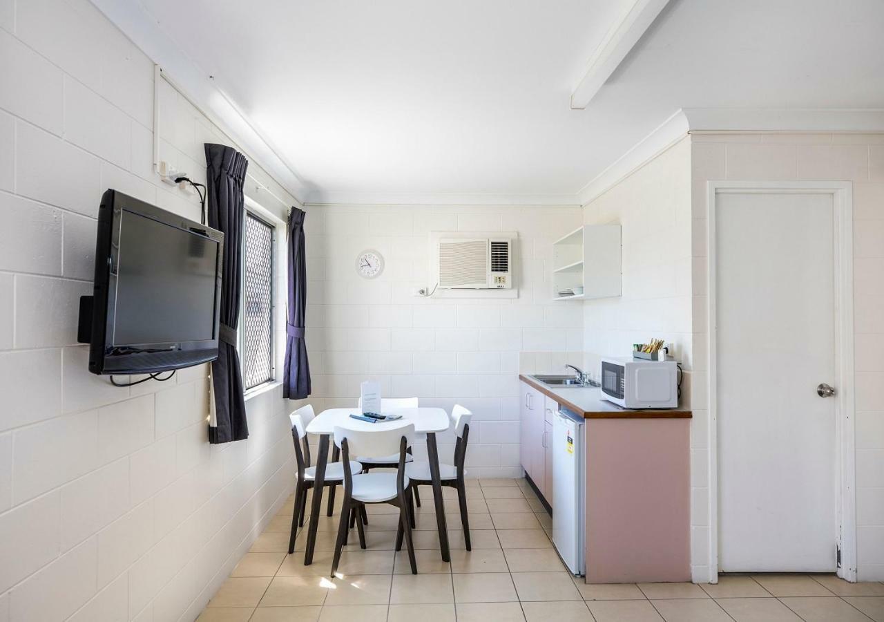 Banjo Paterson Motor Inn Townsville Exterior foto